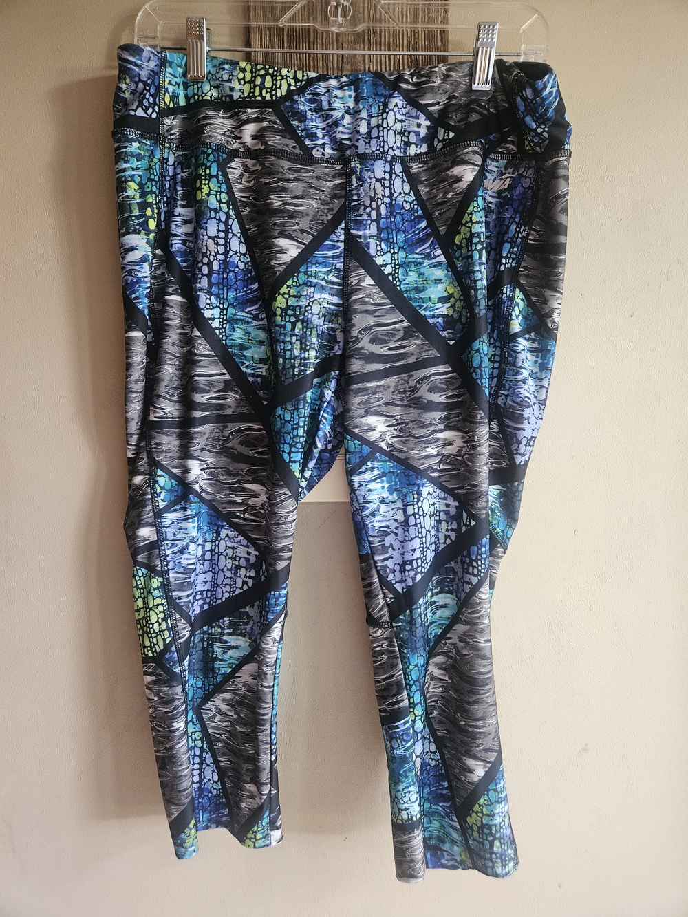 Avia Black, Blue & Green Geometric Print Active Capri Leggings